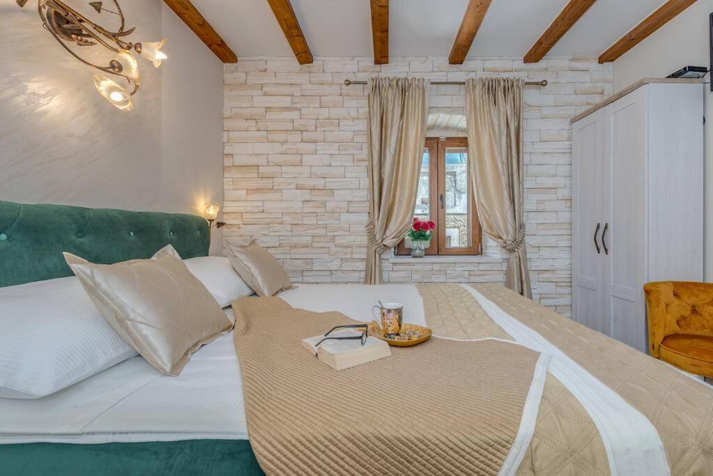 Diva 1,Stylish Old Town Studio Apartment Near Beach 스플리트 외부 사진